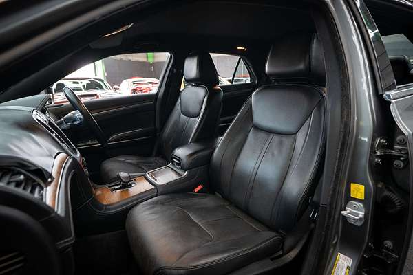 2012 Chrysler 300 C Luxury LX
