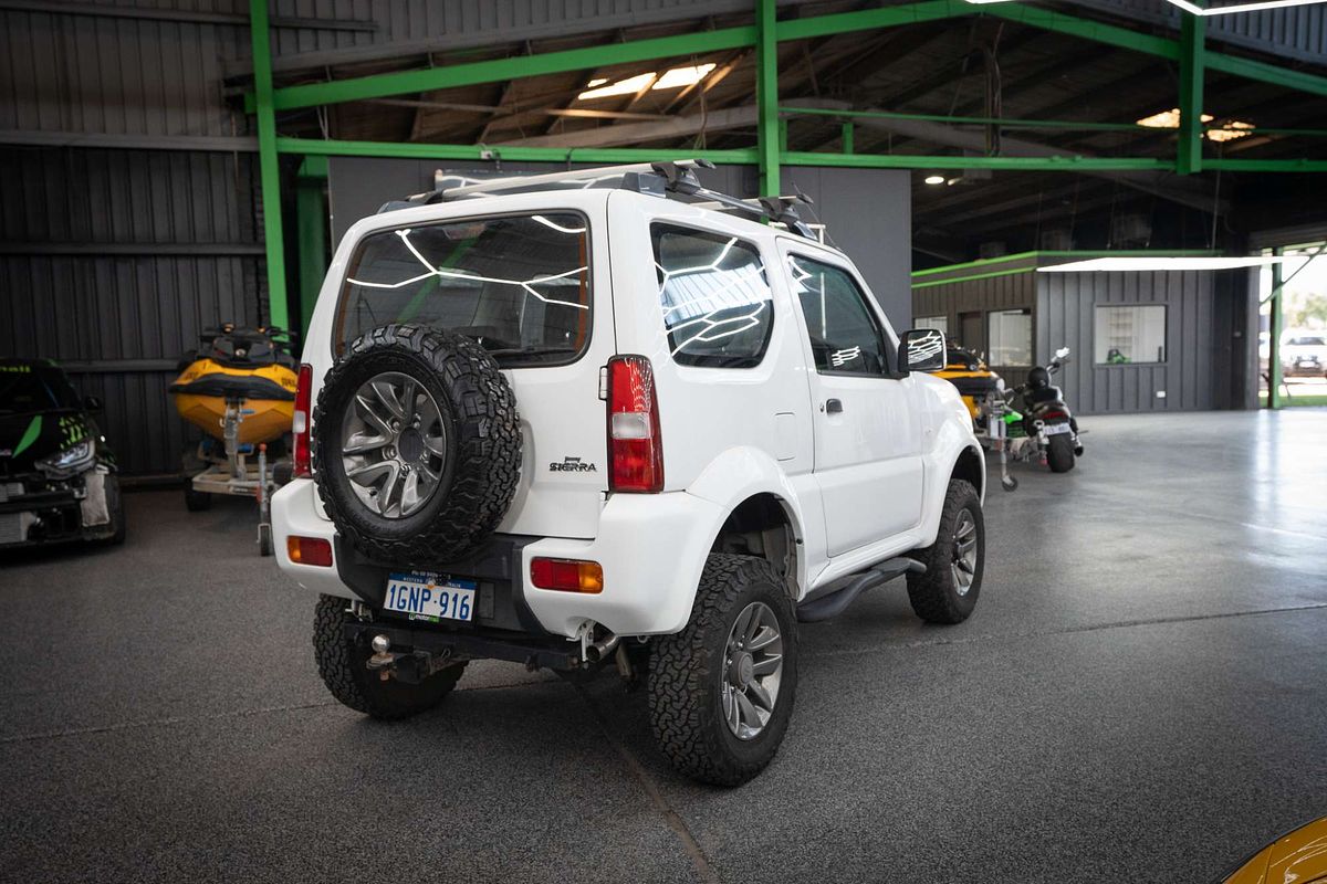 2018 Suzuki Jimny Sierra SN413 T6