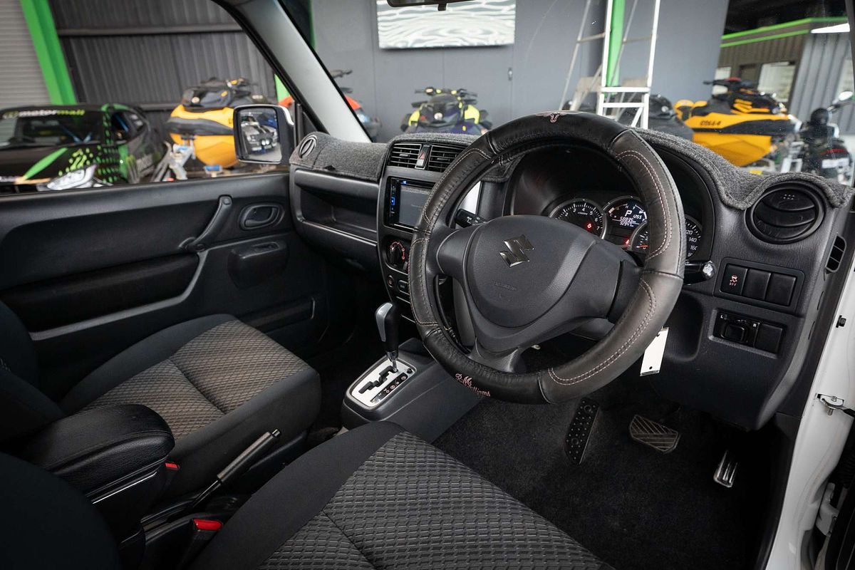2018 Suzuki Jimny Sierra SN413 T6