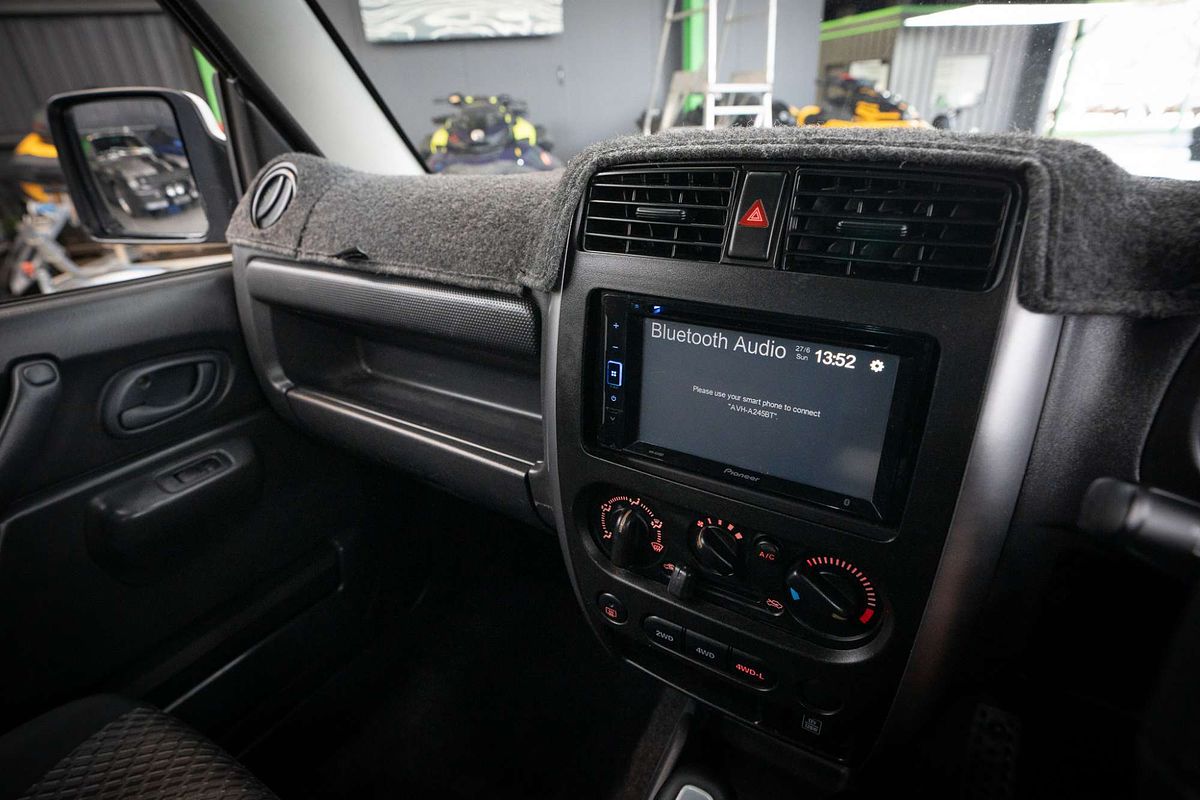 2018 Suzuki Jimny Sierra SN413 T6