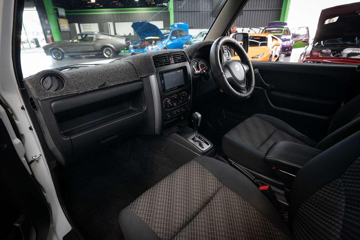 2018 Suzuki Jimny Sierra SN413 T6