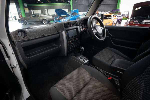 2018 Suzuki Jimny Sierra SN413 T6