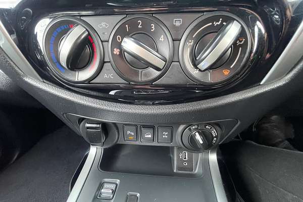 2021 Nissan Navara ST D23 4X4