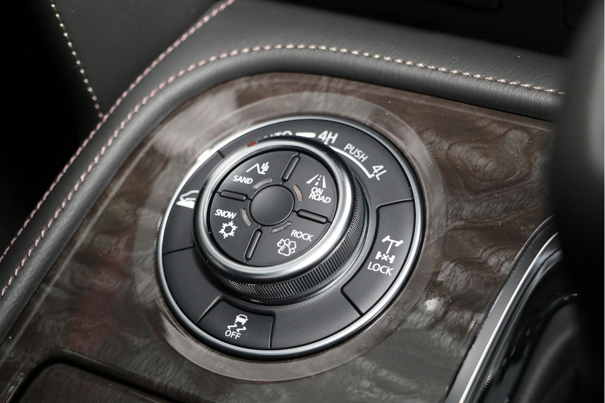 2025 Nissan Patrol Ti-L Y62