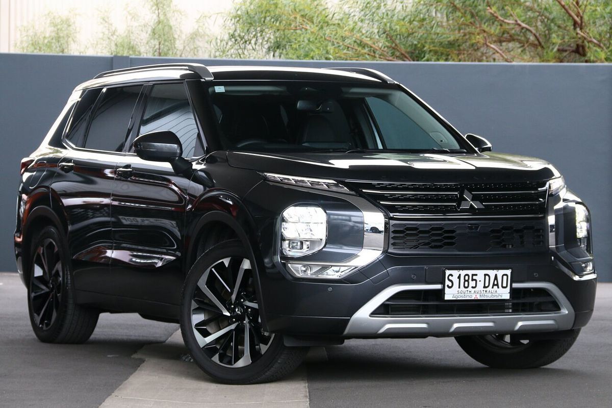 2024 Mitsubishi Outlander Exceed ZM