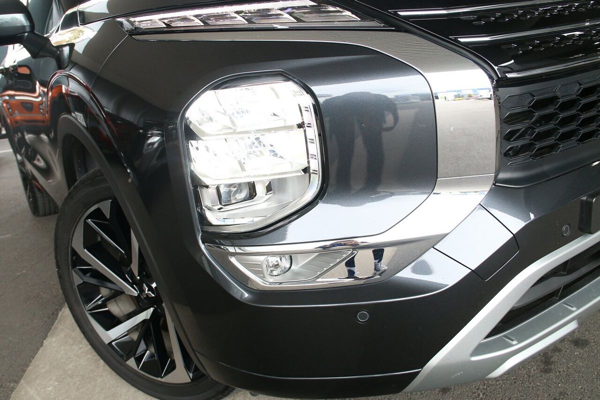 2024 Mitsubishi Outlander Exceed ZM