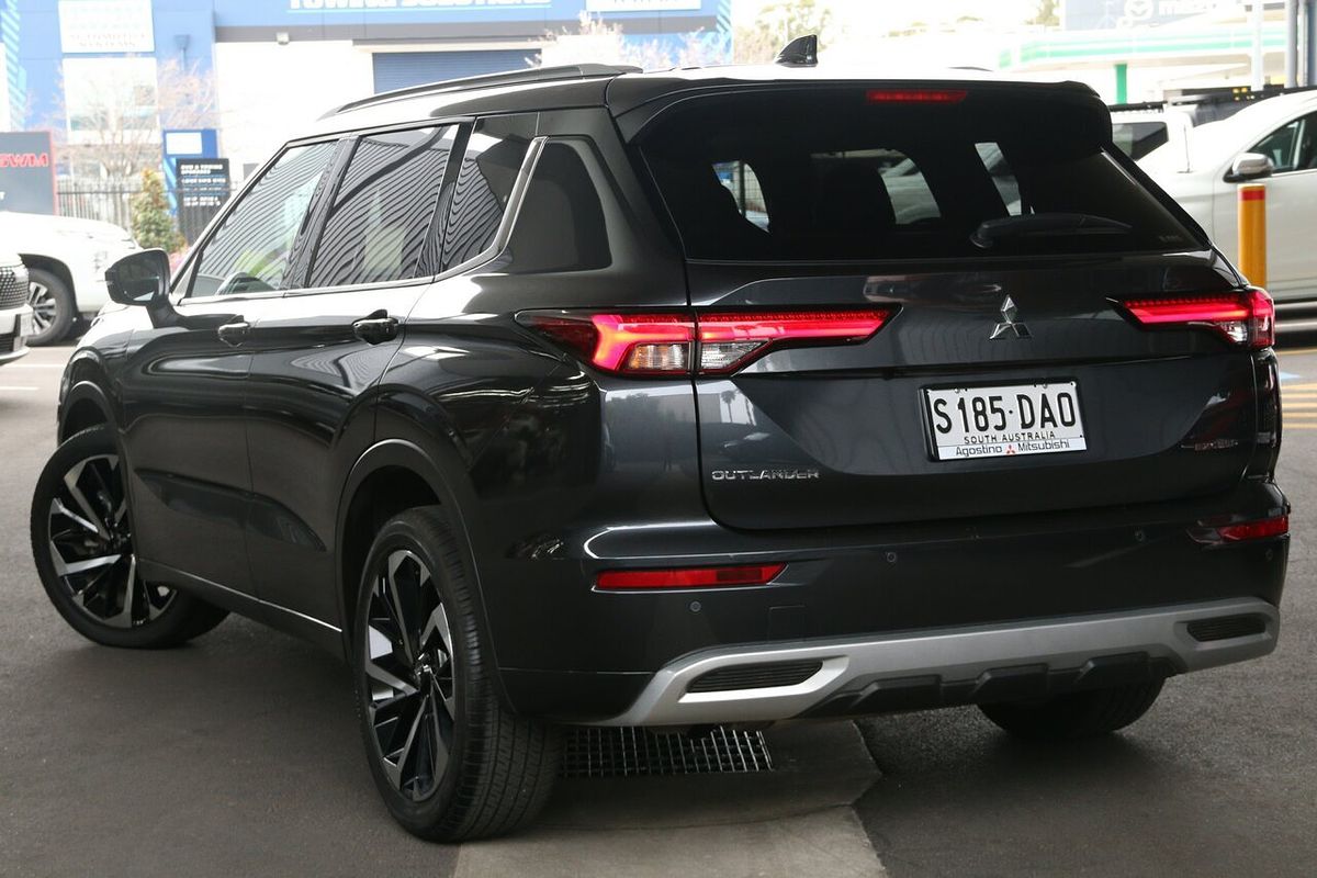 2024 Mitsubishi Outlander Exceed ZM
