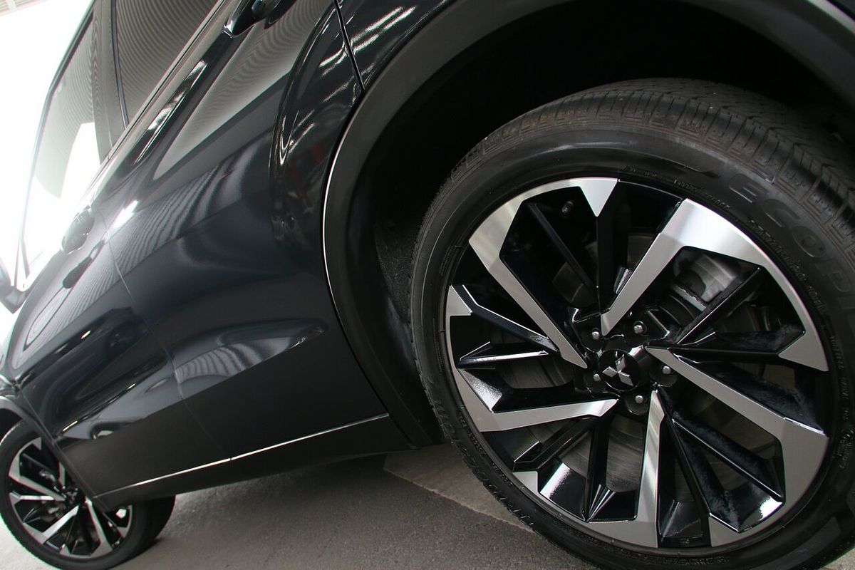2024 Mitsubishi Outlander Exceed ZM