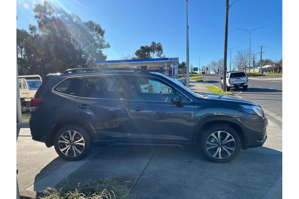 2024 Subaru Forester 2.5i Premium S5