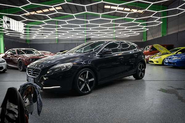 2014 Volvo V40 T4 Sprint Edition
