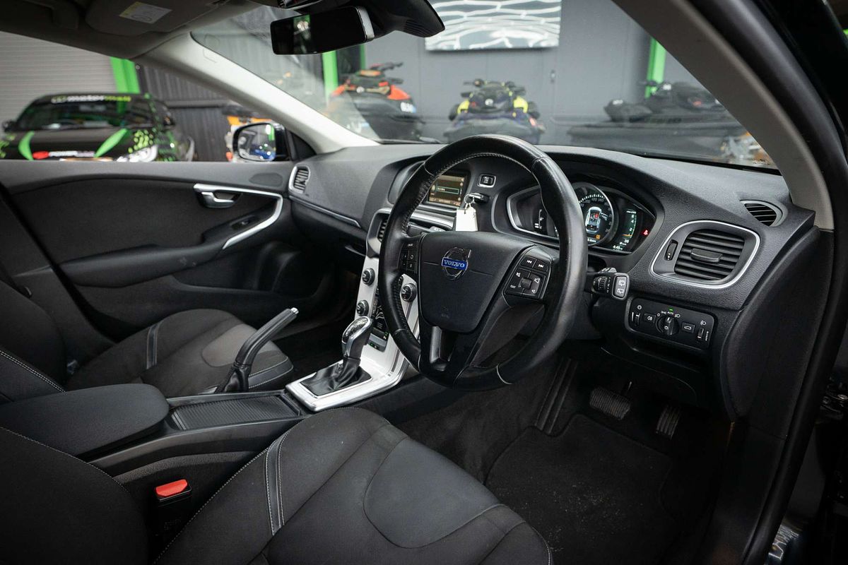 2014 Volvo V40 T4 Sprint Edition
