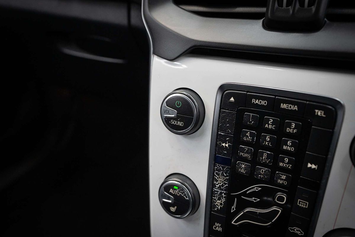 2014 Volvo V40 T4 Sprint Edition