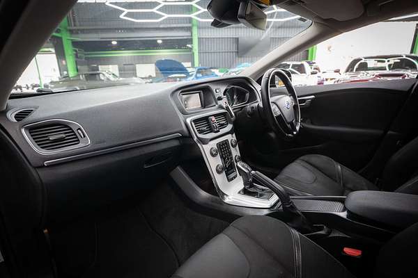 2014 Volvo V40 T4 Sprint Edition