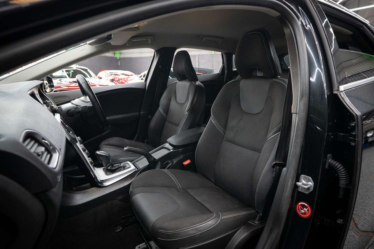 2014 Volvo V40 T4 Sprint Edition
