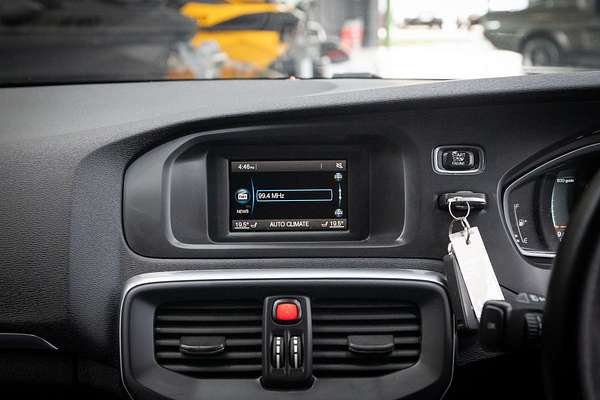 2014 Volvo V40 T4 Sprint Edition
