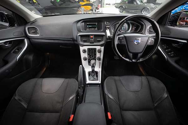 2014 Volvo V40 T4 Sprint Edition
