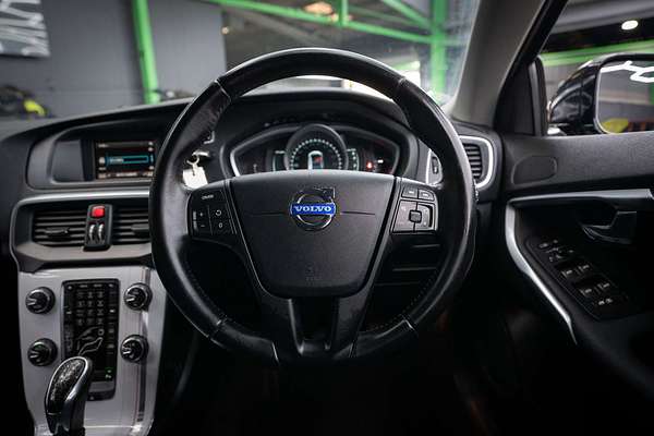 2014 Volvo V40 T4 Sprint Edition
