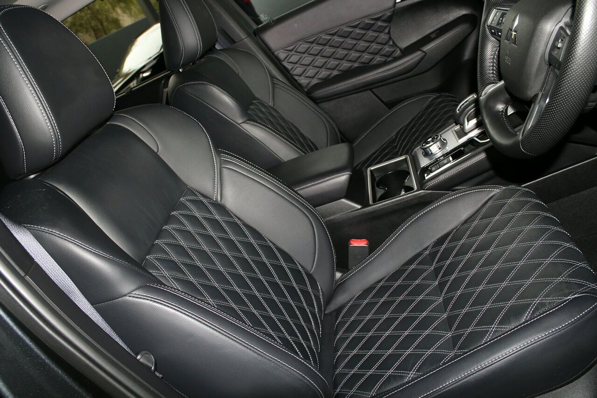 2024 Mitsubishi Outlander Exceed ZM