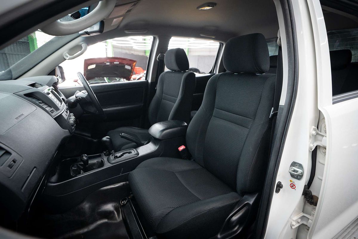 2015 Toyota Hilux SR KUN26R 4X4