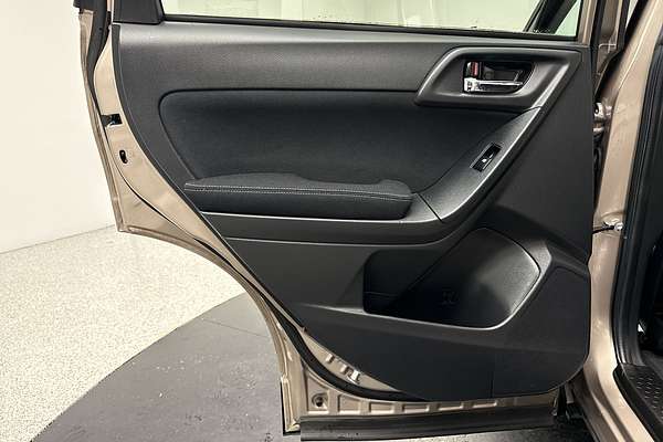 2015 Subaru Forester 2.5i-L S4