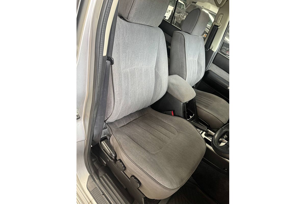 2012 Nissan Patrol ST GU 8