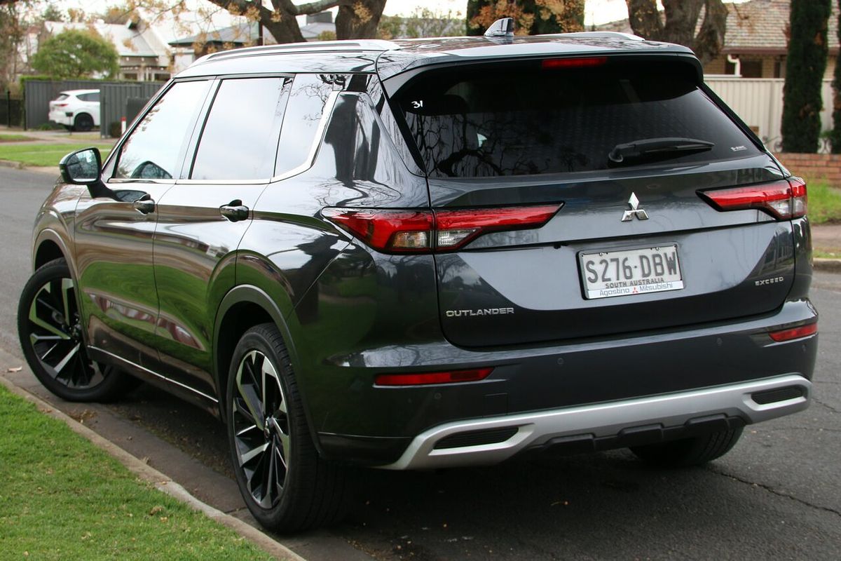 2024 Mitsubishi Outlander Exceed ZM