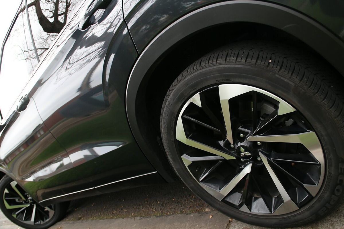 2024 Mitsubishi Outlander Exceed ZM