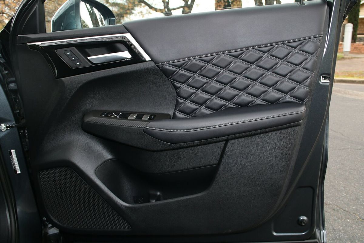 2024 Mitsubishi Outlander Exceed ZM