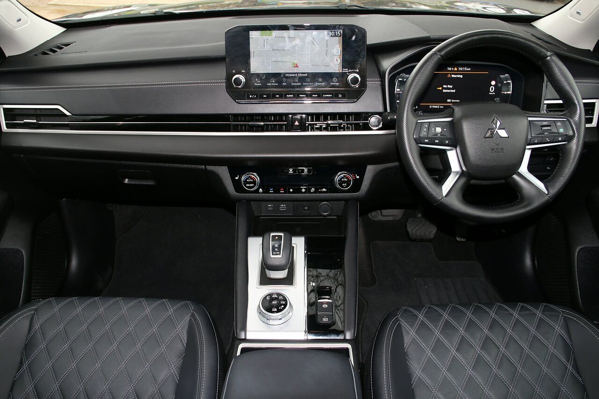 2024 Mitsubishi Outlander Exceed ZM