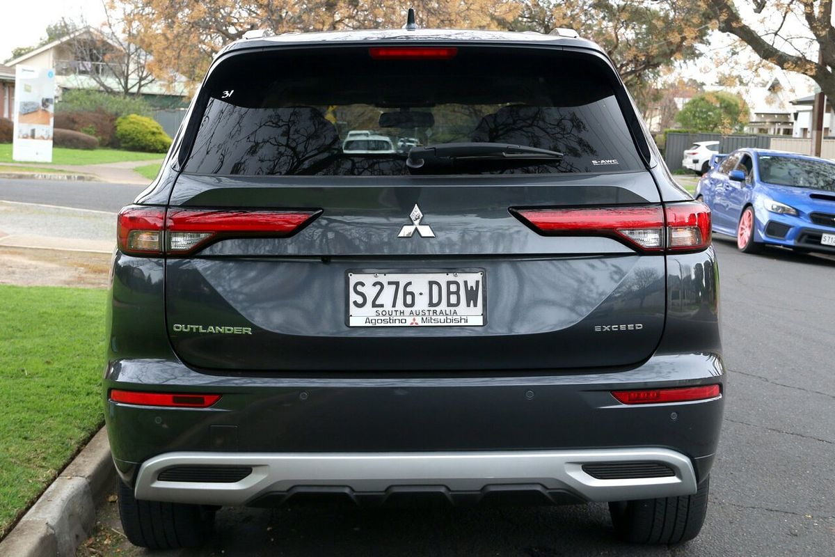 2024 Mitsubishi Outlander Exceed ZM