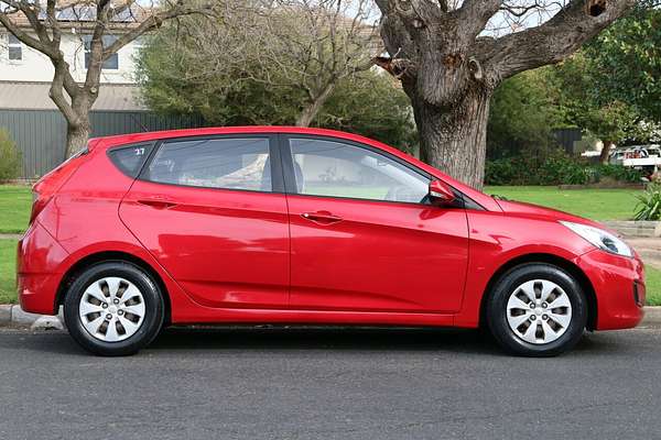 2014 Hyundai Accent Active RB2