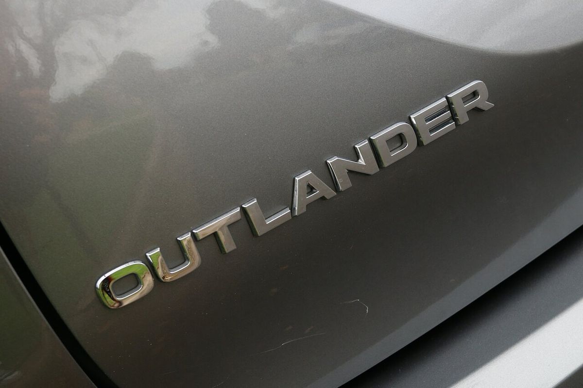2021 Mitsubishi Outlander ES ZM