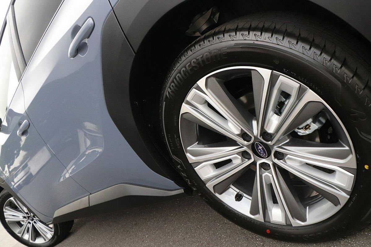 2025 Subaru Solterra AWD Touring E1-1