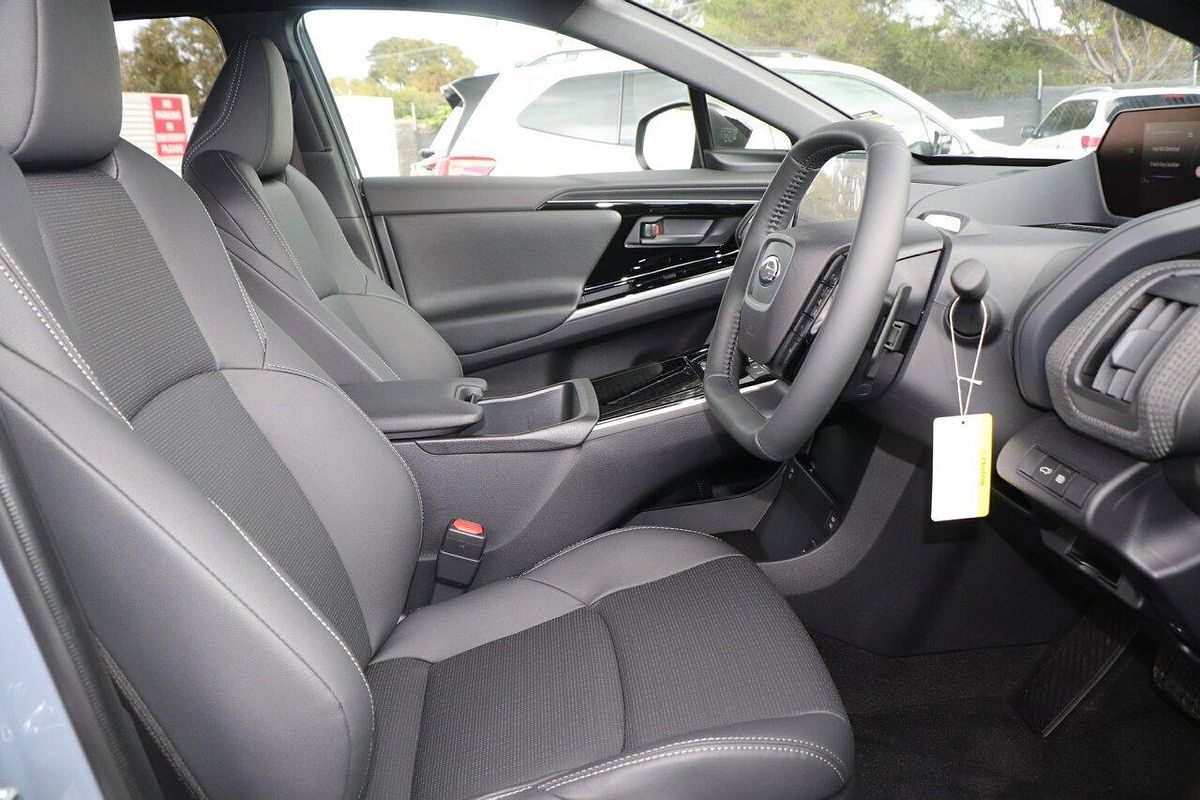 2025 Subaru Solterra AWD Touring E1-1