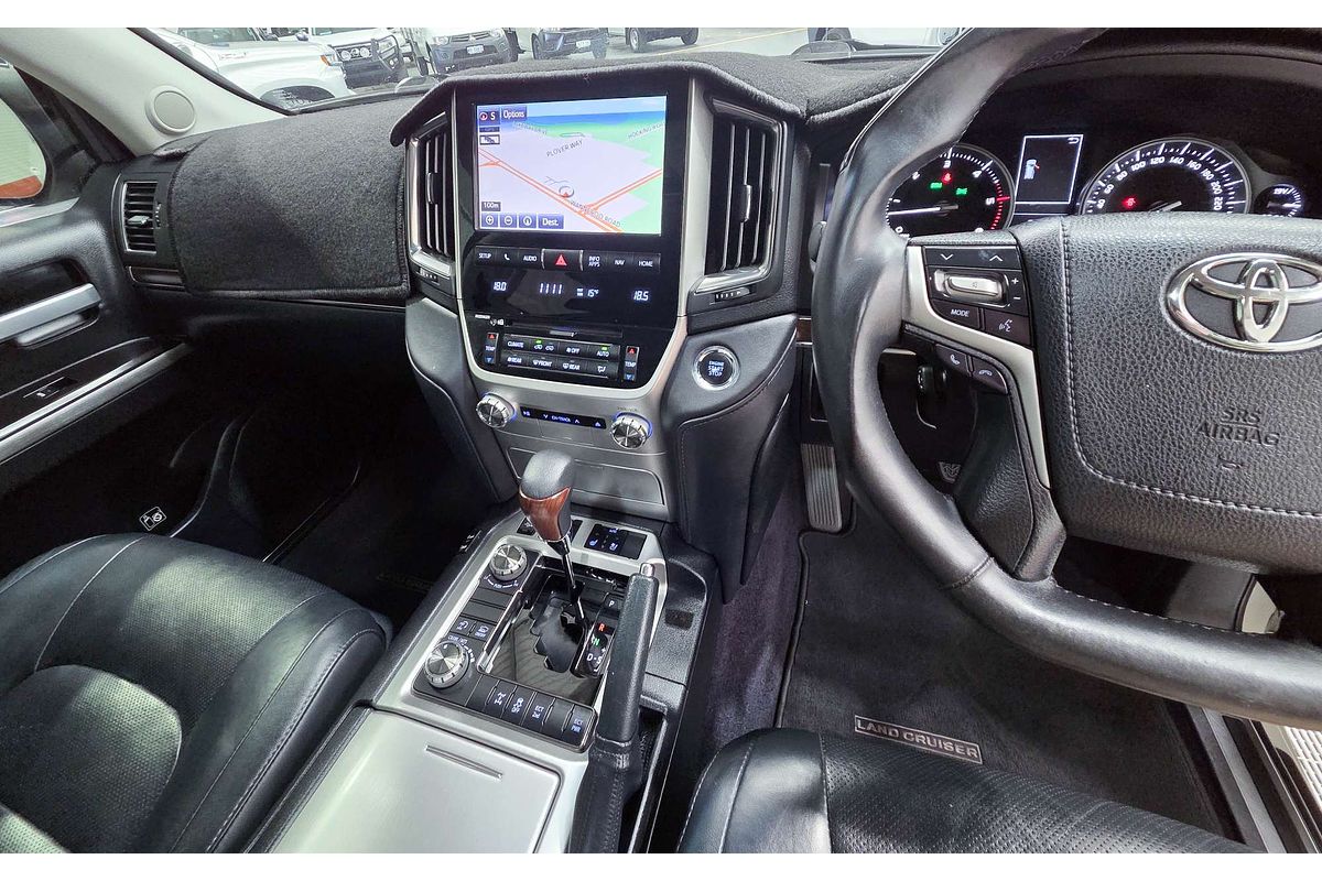 2017 Toyota Landcruiser Sahara VDJ200R