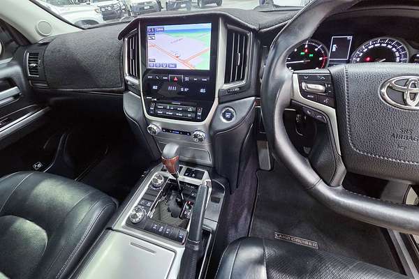 2017 Toyota Landcruiser Sahara VDJ200R