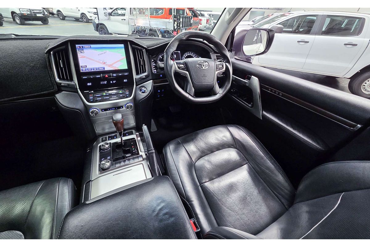2017 Toyota Landcruiser Sahara VDJ200R