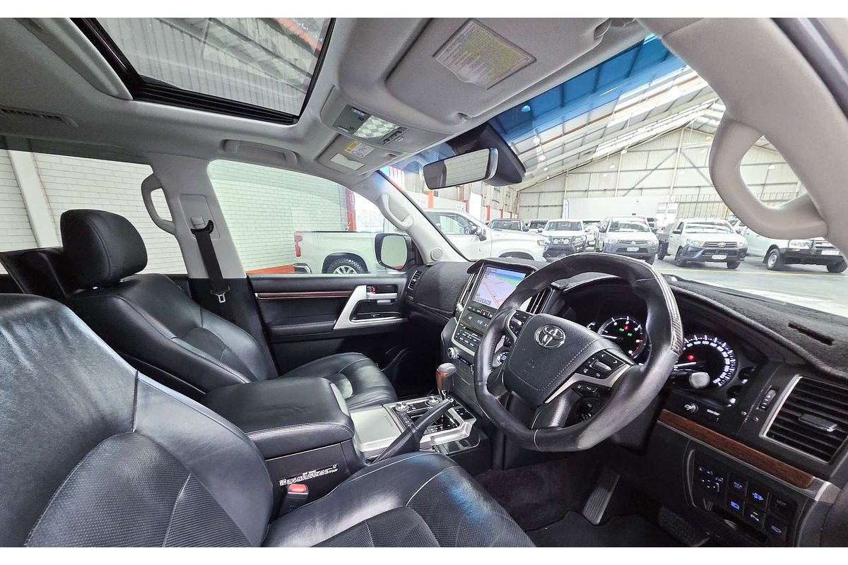 2017 Toyota Landcruiser Sahara VDJ200R