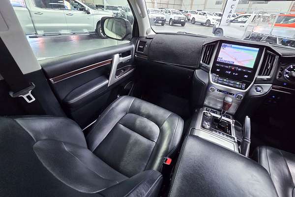 2017 Toyota Landcruiser Sahara VDJ200R