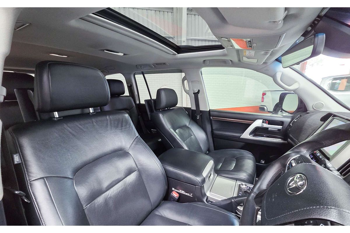 2017 Toyota Landcruiser Sahara VDJ200R