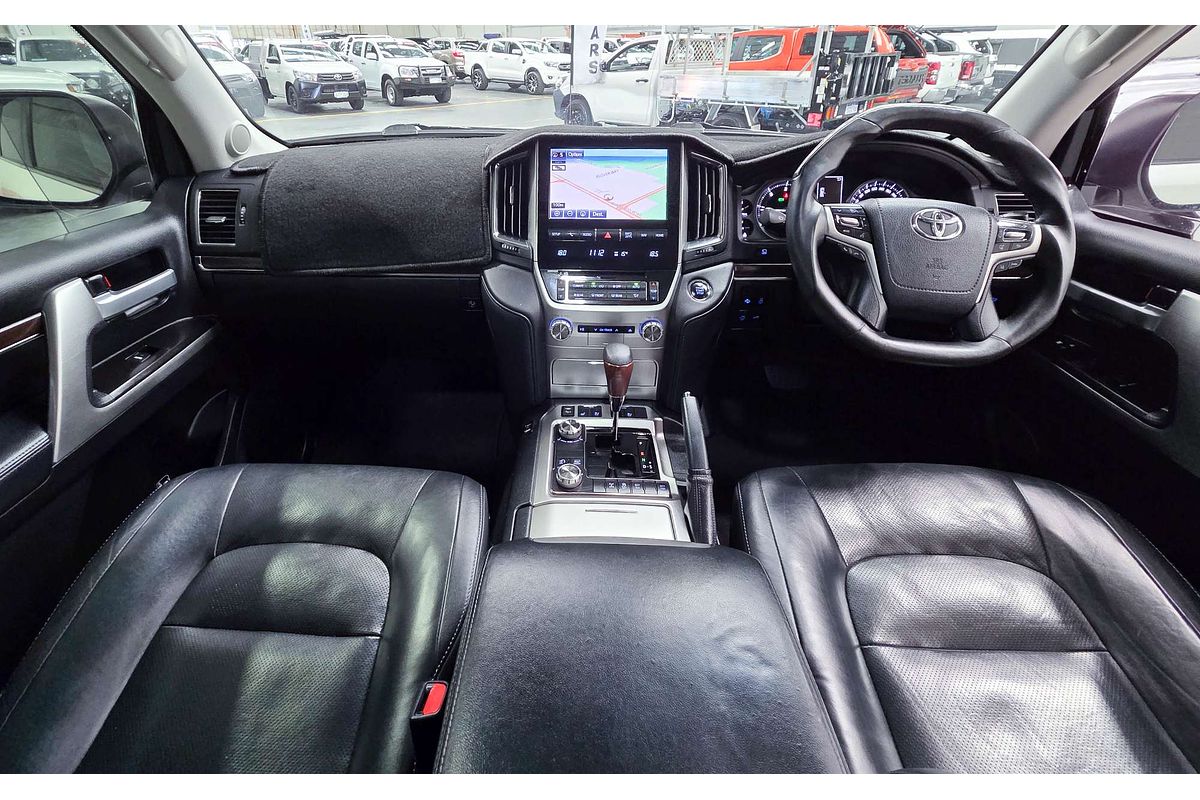 2017 Toyota Landcruiser Sahara VDJ200R
