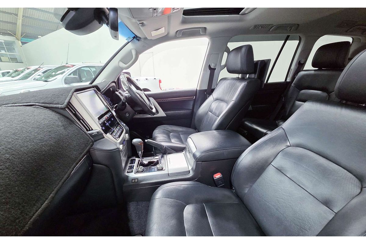 2017 Toyota Landcruiser Sahara VDJ200R