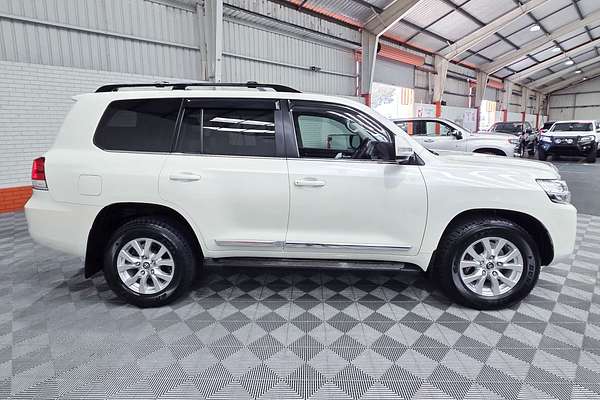 2017 Toyota Landcruiser Sahara VDJ200R