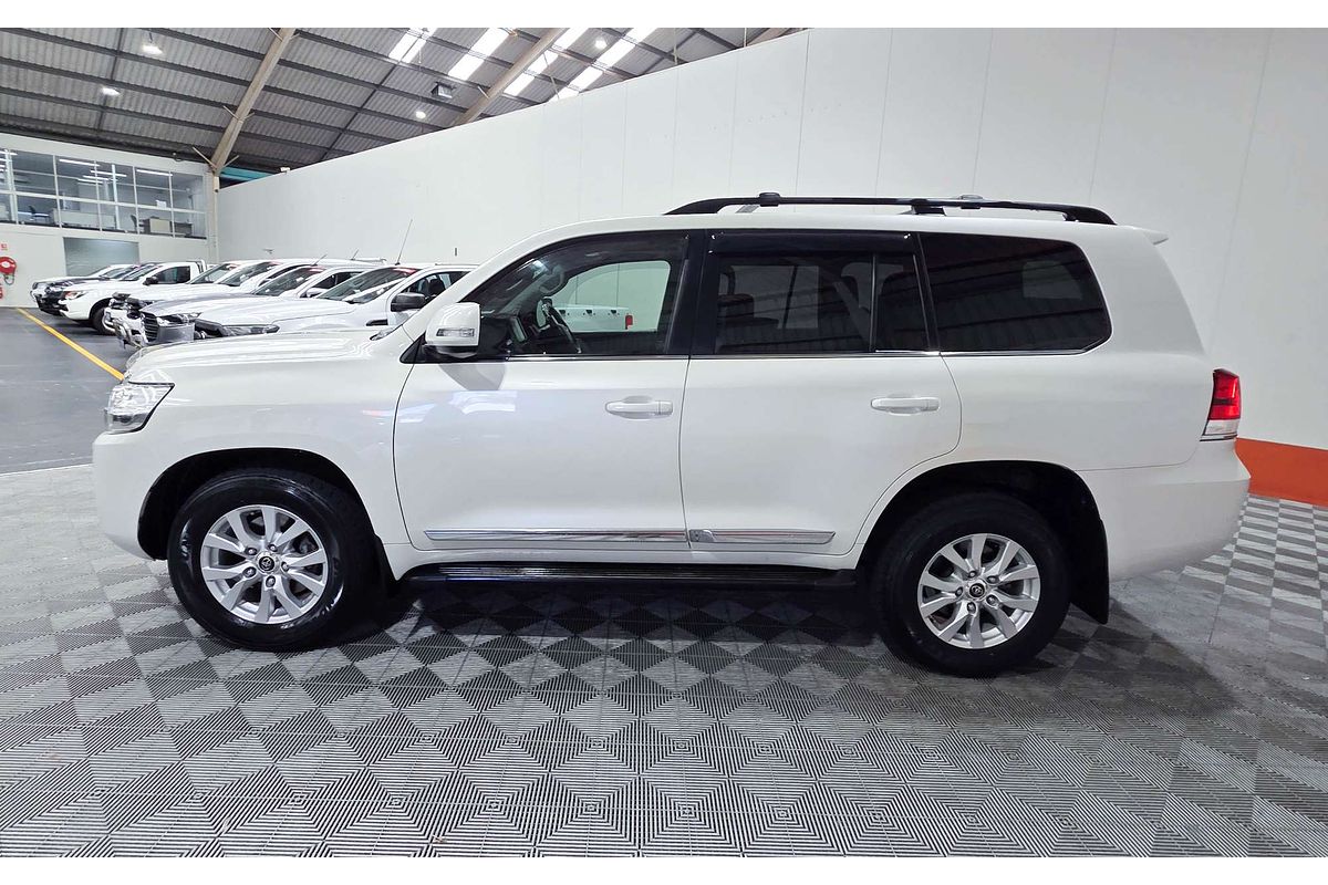 2017 Toyota Landcruiser Sahara VDJ200R