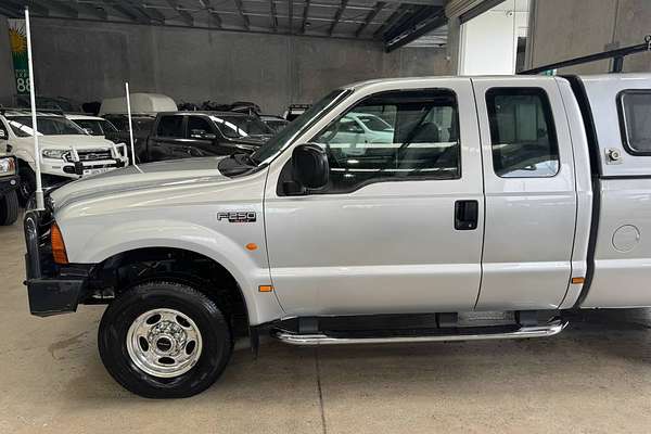 2005 Ford F250 XLT RN 4X4