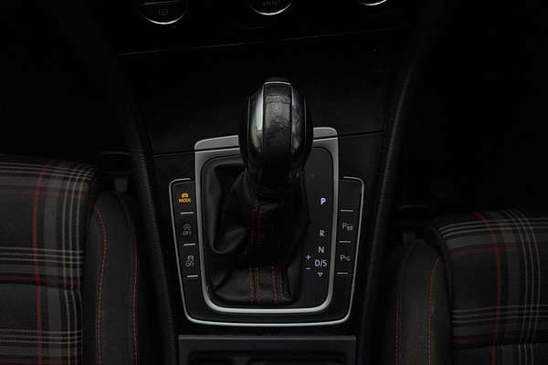 2015 Volkswagen Golf GTI 7