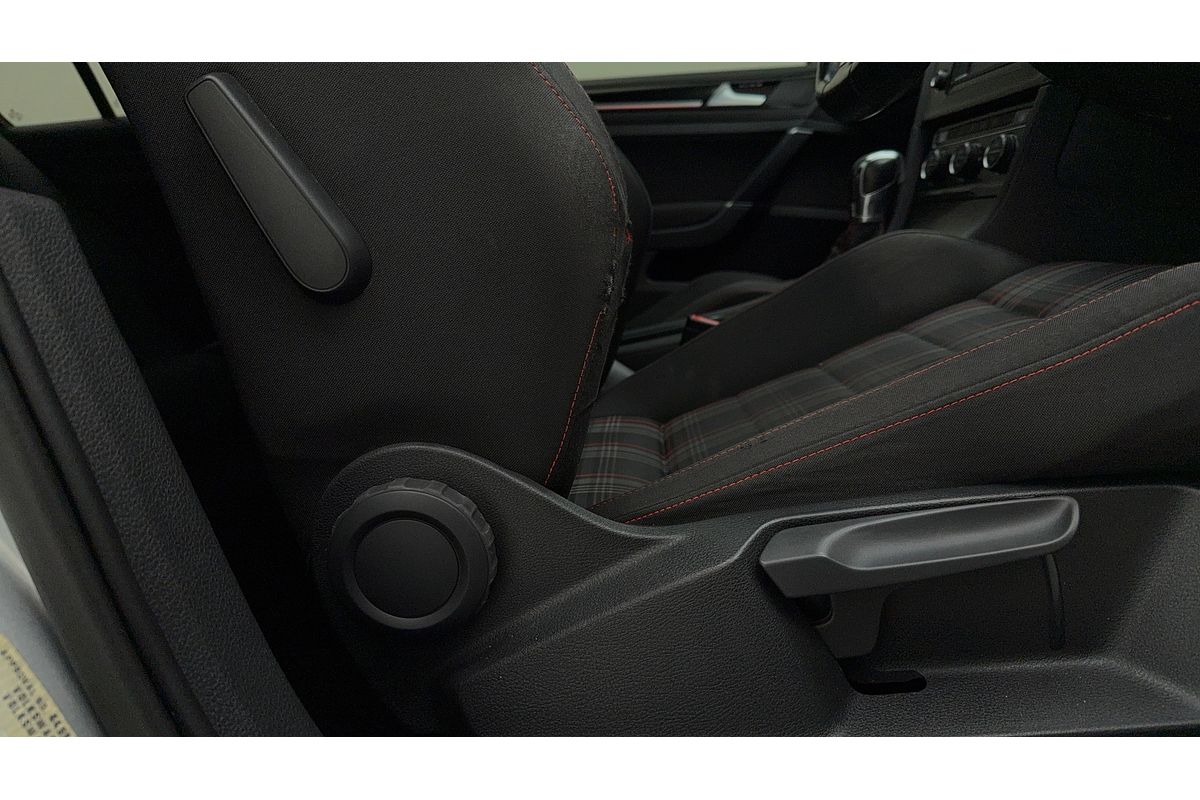 2015 Volkswagen Golf GTI 7