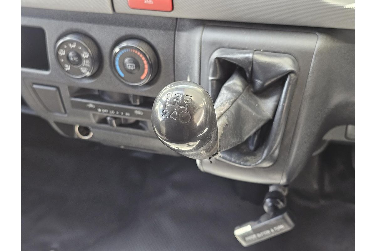 2013 Toyota Hiace KDH201R LWB