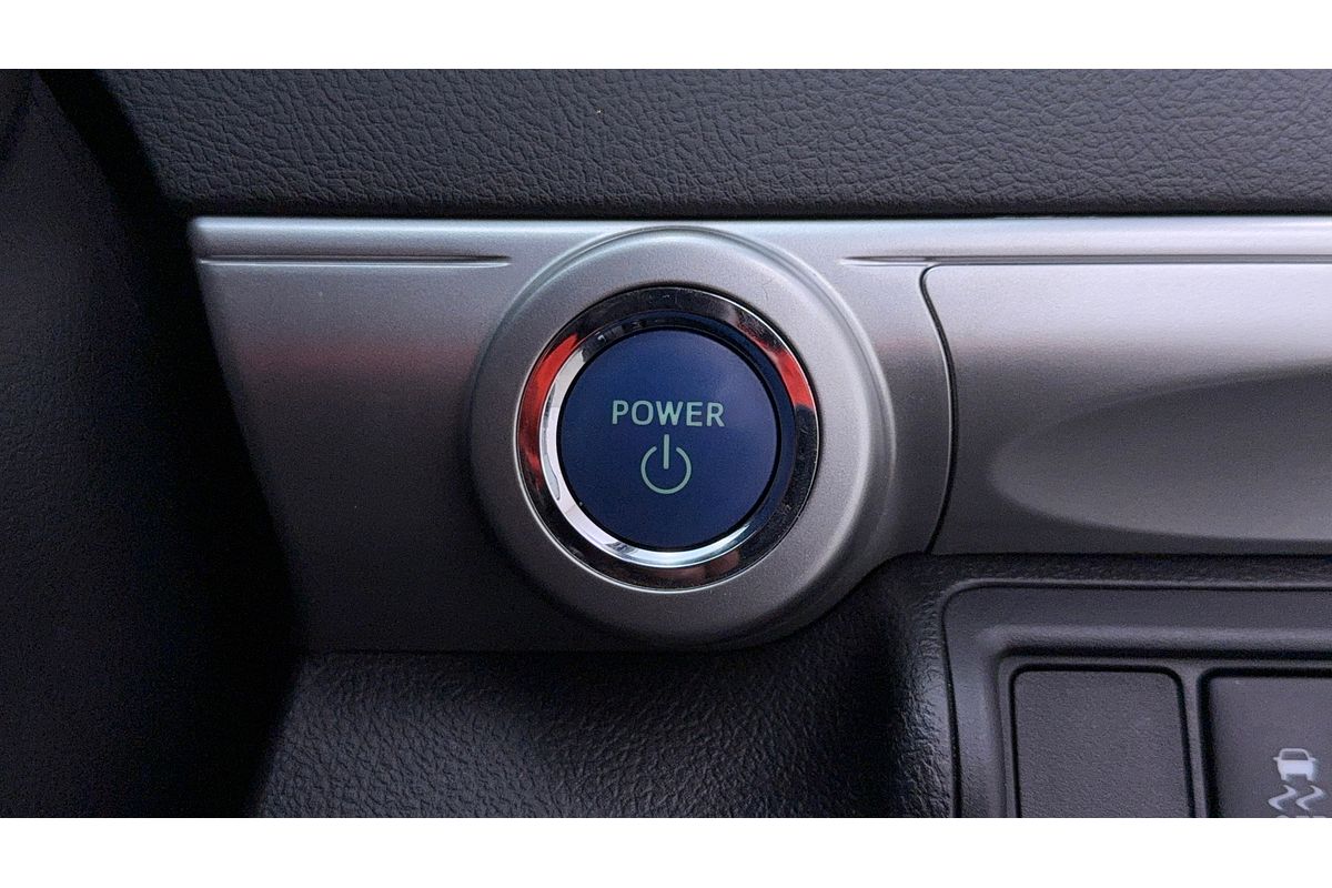 2017 Toyota Camry Altise AVV50R