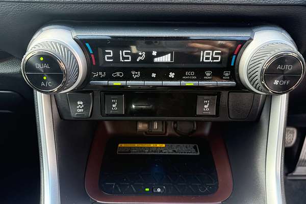 2021 Toyota RAV4 Cruiser AXAH52R